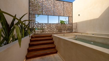 20) Jacuzzi agua caliente y fria